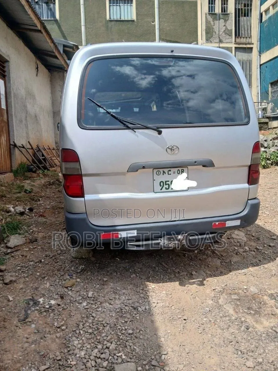 Toyota HiAce 2001 Silver
