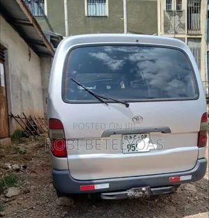 Toyota HiAce 2001 Silver