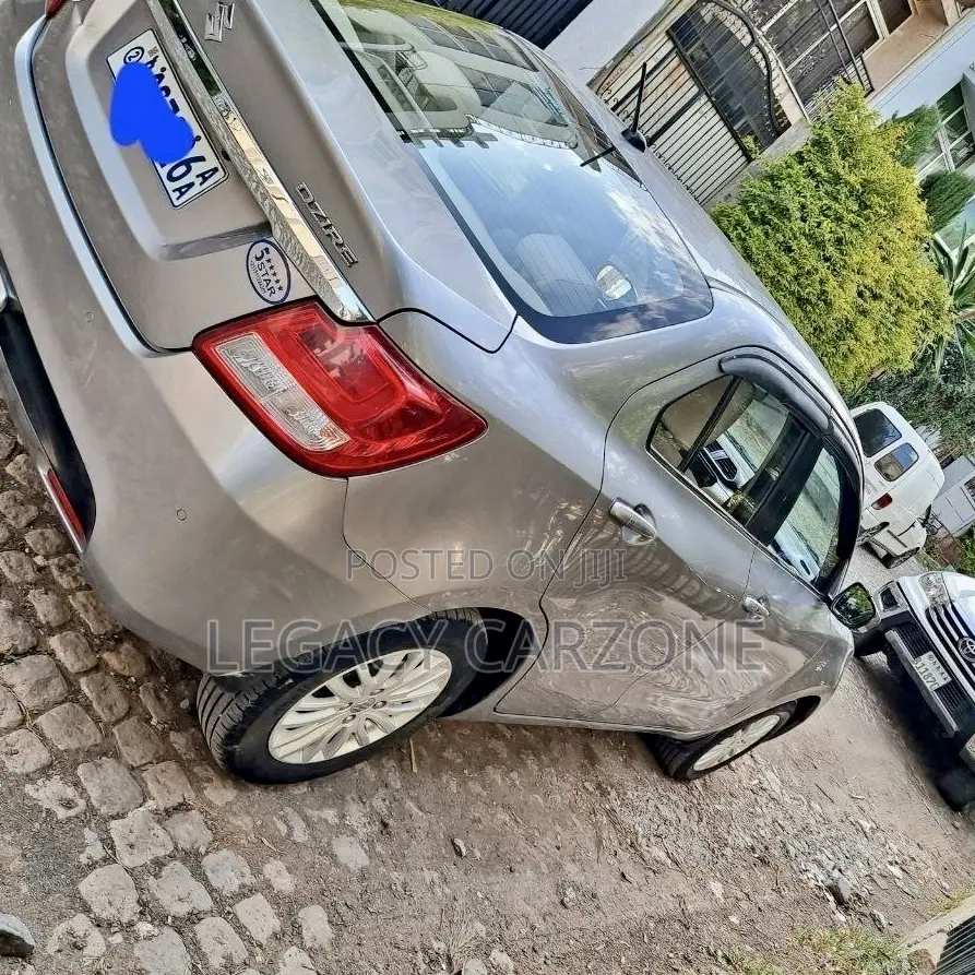 Suzuki Dzire 2022 Silver