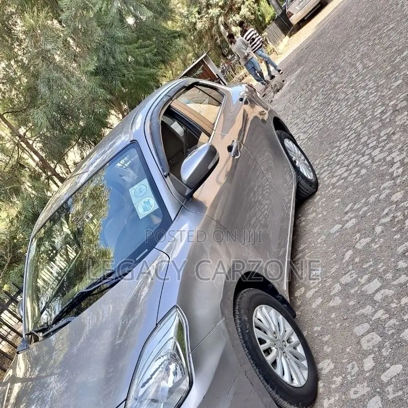 Suzuki Dzire 2022 Silver