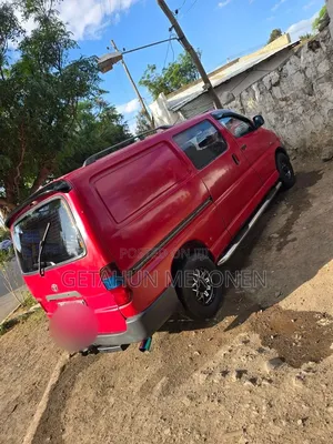 Toyota HiAce 2006 Red