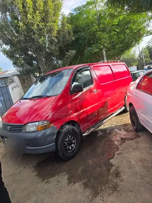 Toyota HiAce 2006 Red