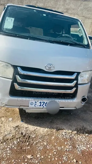 Toyota HiAce 220 2007 Silver