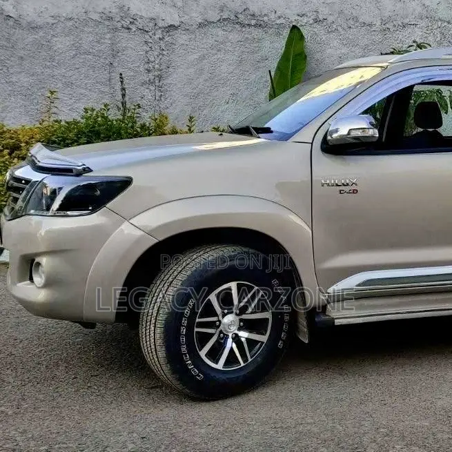 Toyota Hilux 2015 Gold