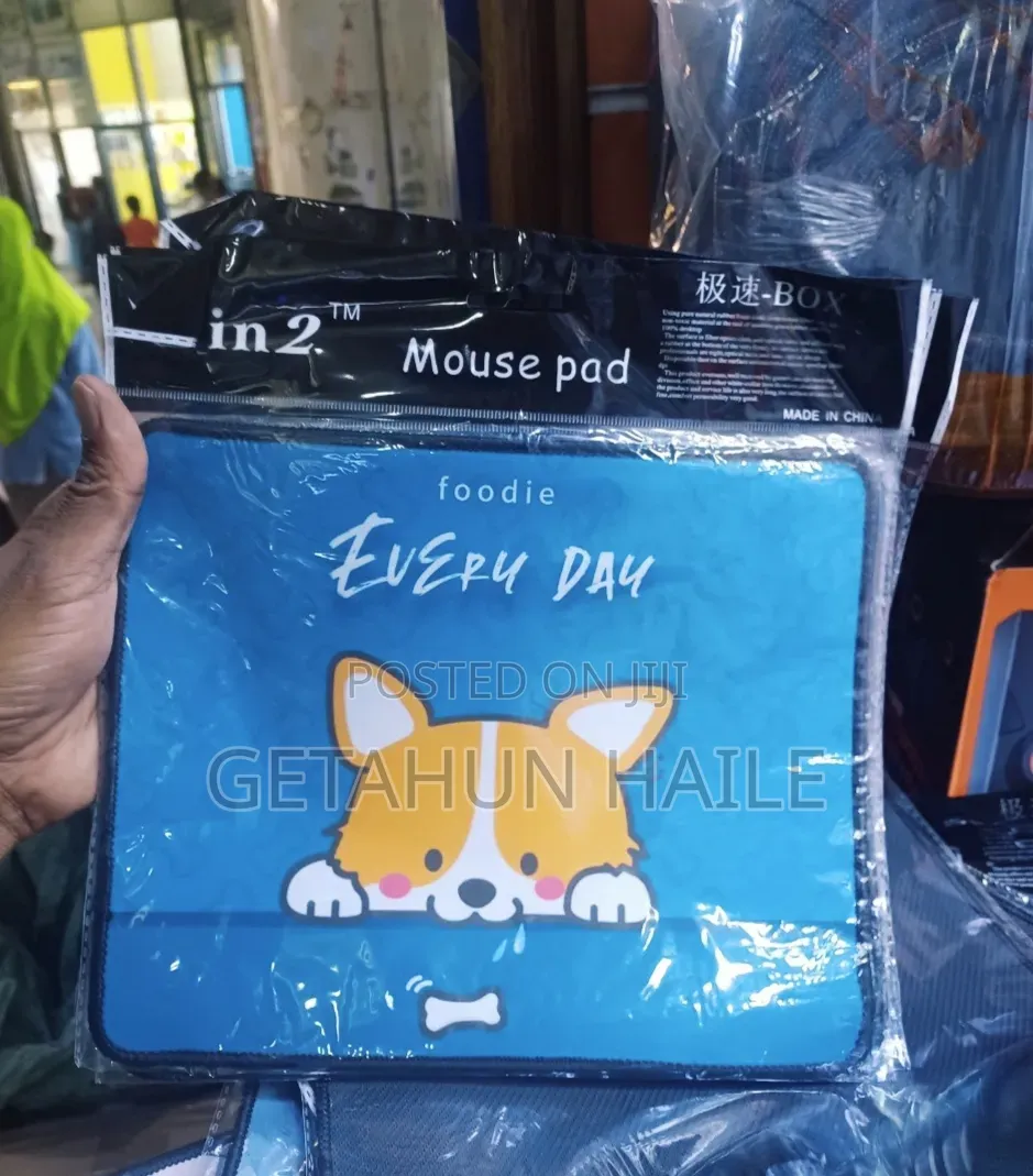 Win 2 Mouse Pad
