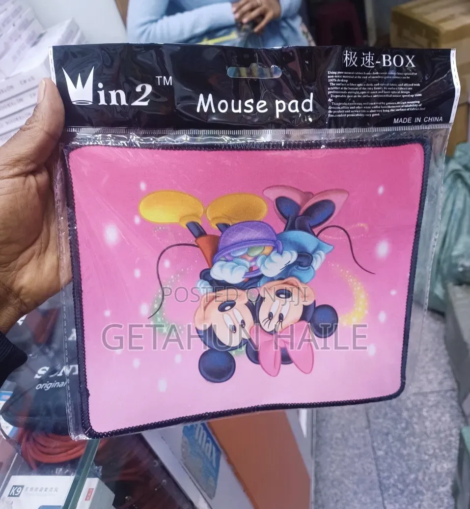 Win 2 Mouse Pad