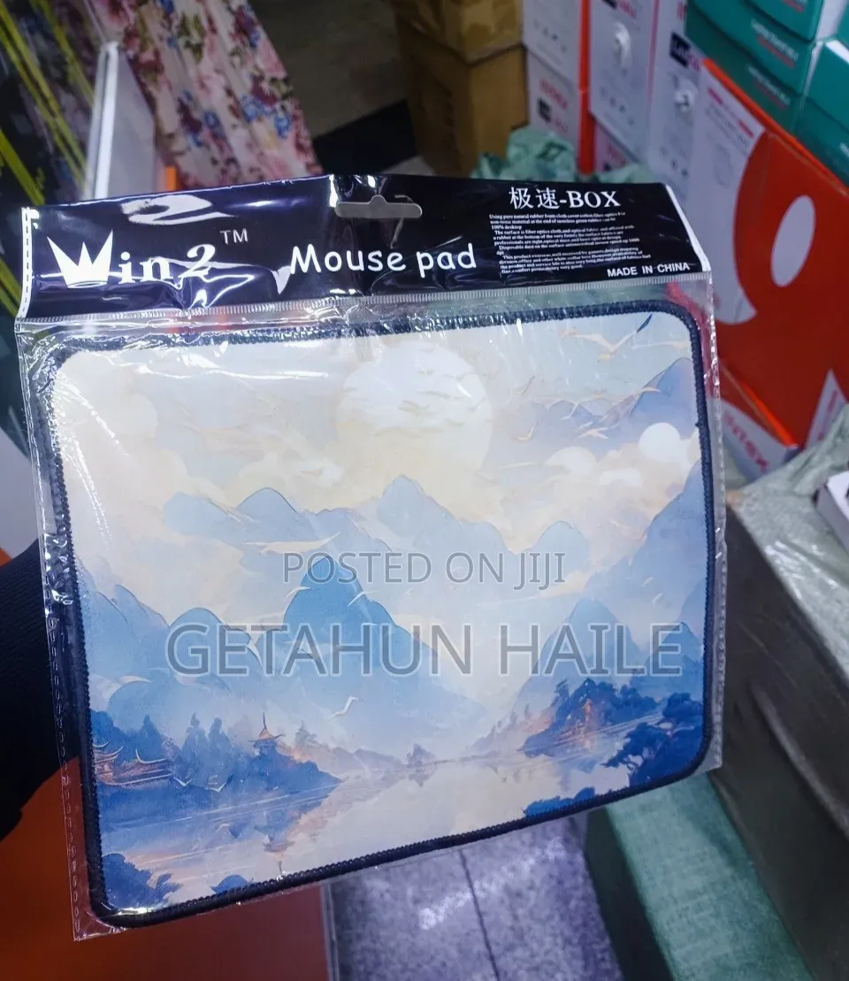 Win 2 Mouse Pad