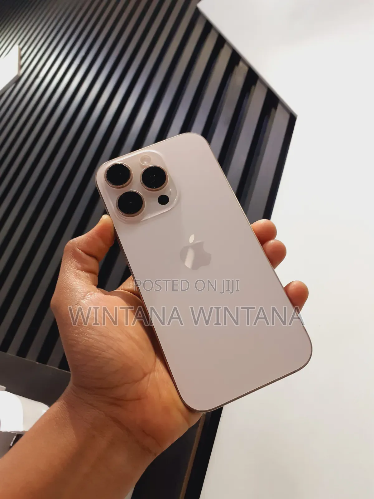 Apple iPhone 16 Pro 128 GB Gold