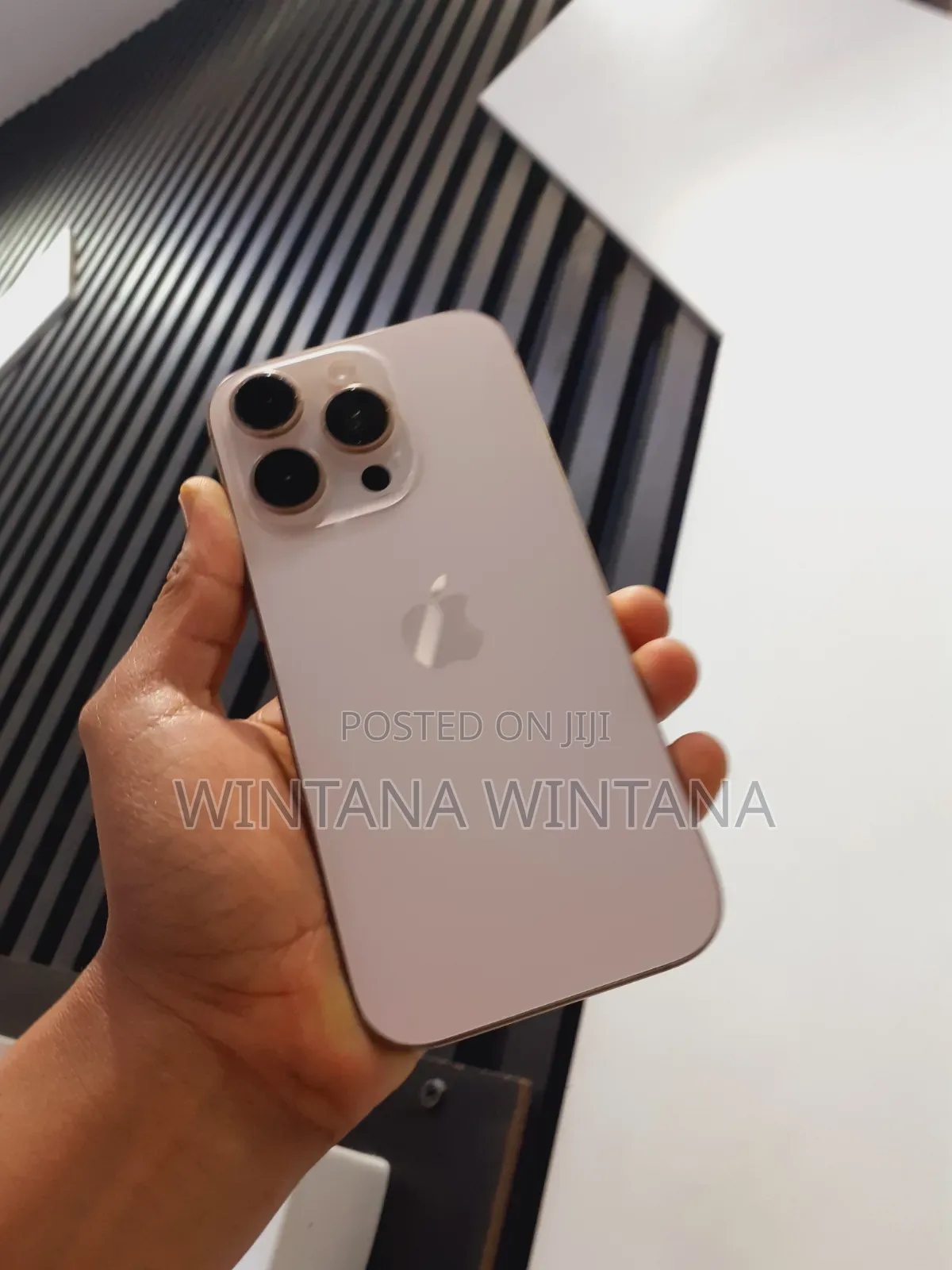 Apple iPhone 16 Pro 128 GB Gold