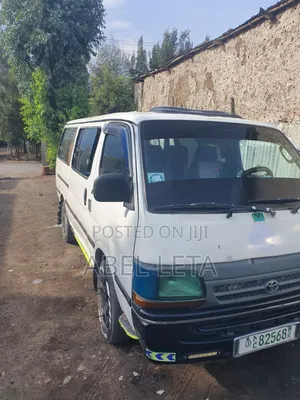 Toyota HiAce 1999 White