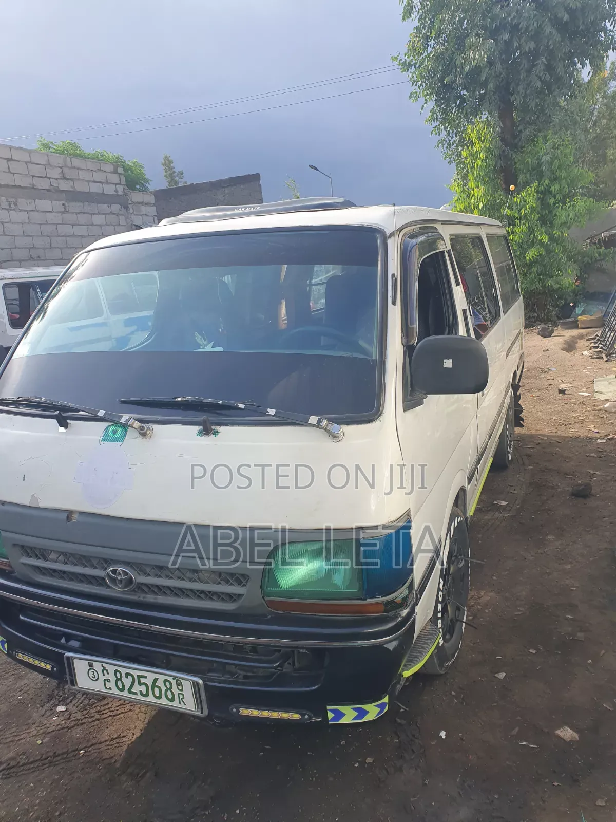 Toyota HiAce 1999 White