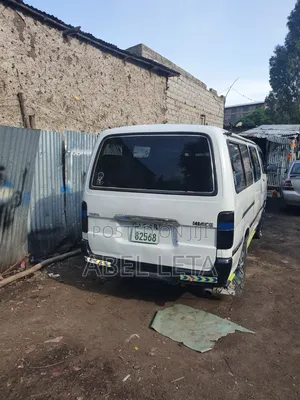 Toyota HiAce 1999 White