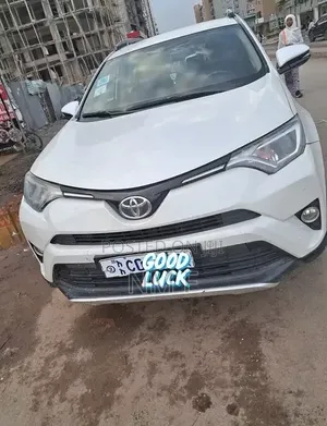 Toyota RAV4 2018 White