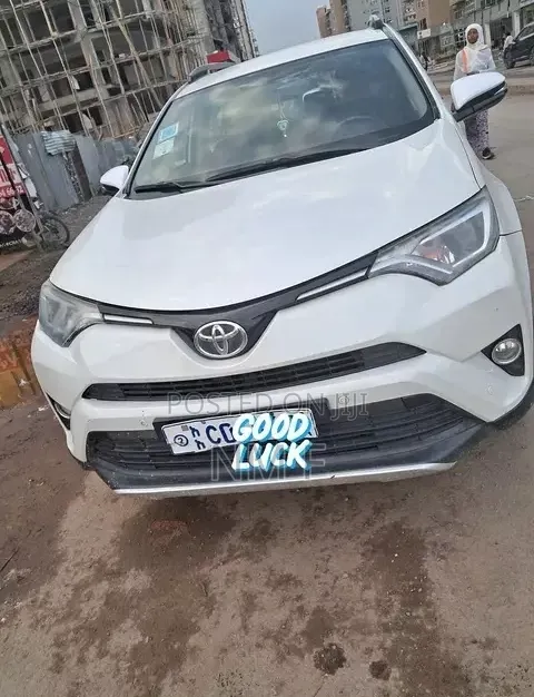 Toyota RAV4 2018 White