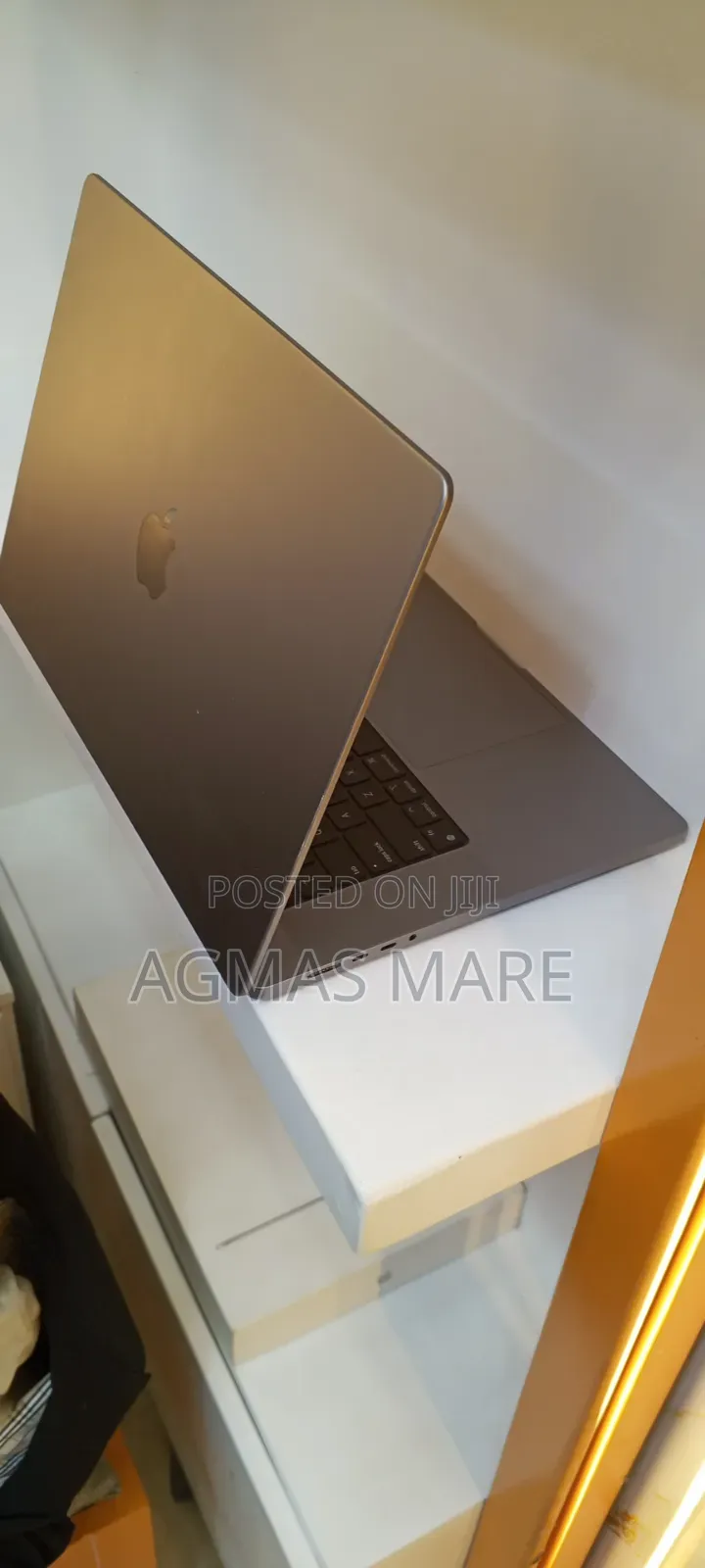 New Laptop Apple MacBook Pro 2021 M1 32GB Apple M1 Pro SSD 512GB