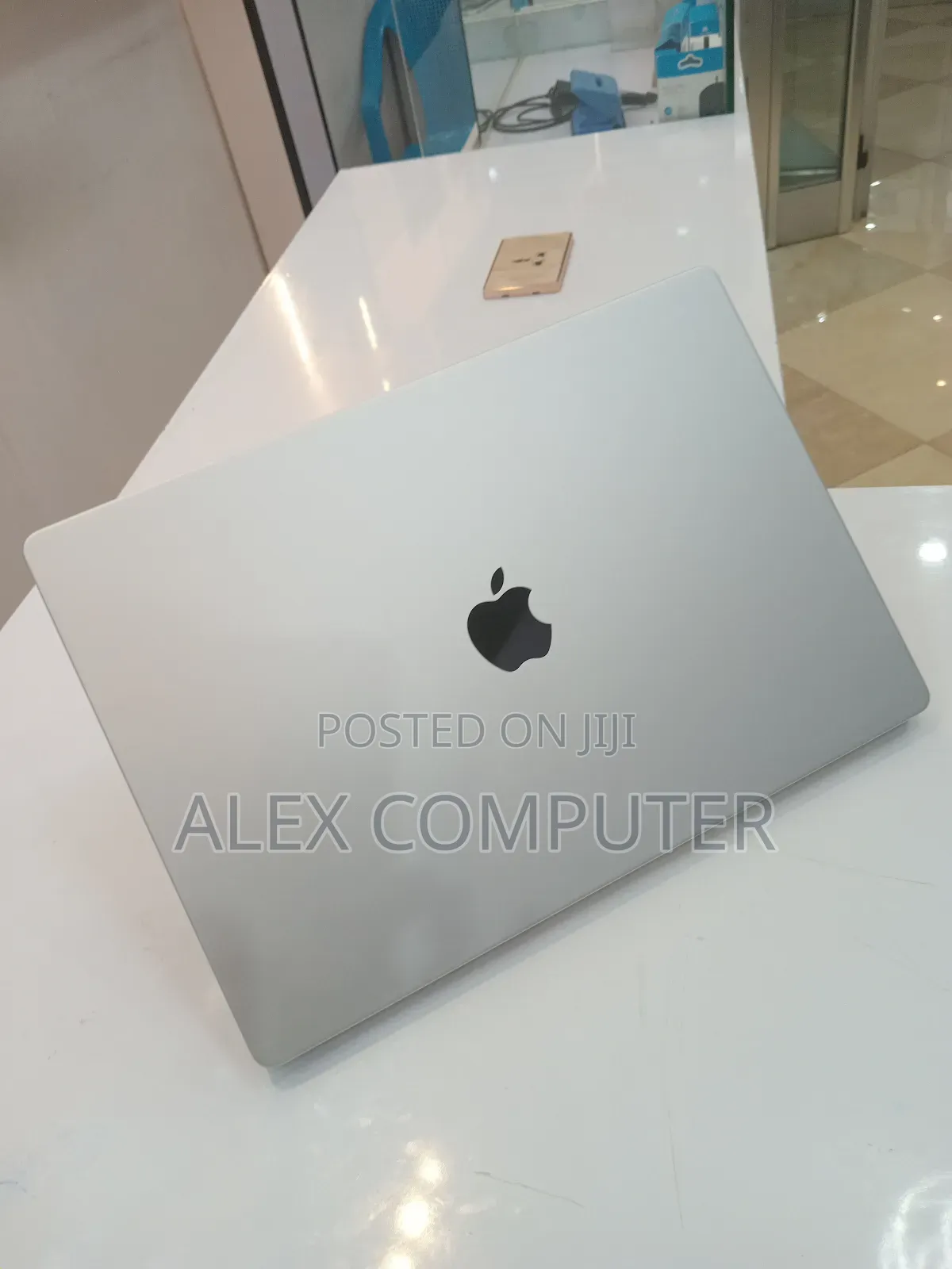 New Laptop Apple MacBook Pro 32GB Apple M1 Max SSD 1T