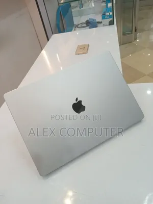 New Laptop Apple MacBook Pro 32GB Apple M1 Max SSD 1T