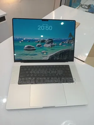 New Laptop Apple MacBook Pro 32GB Apple M1 Max SSD 1T