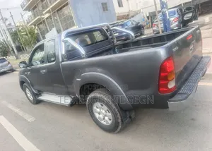 Toyota Hilux 2008 Gray