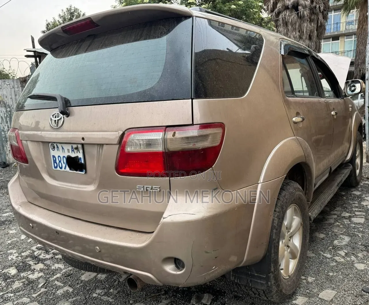 Toyota Fortuner 2010 Gold