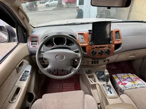 Toyota Fortuner 2010 Gold