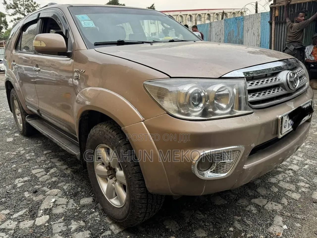 Toyota Fortuner 2010 Gold