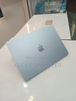 New Laptop Apple MacBook Air 2025 M4 16GB Apple M4 SSD 256GB