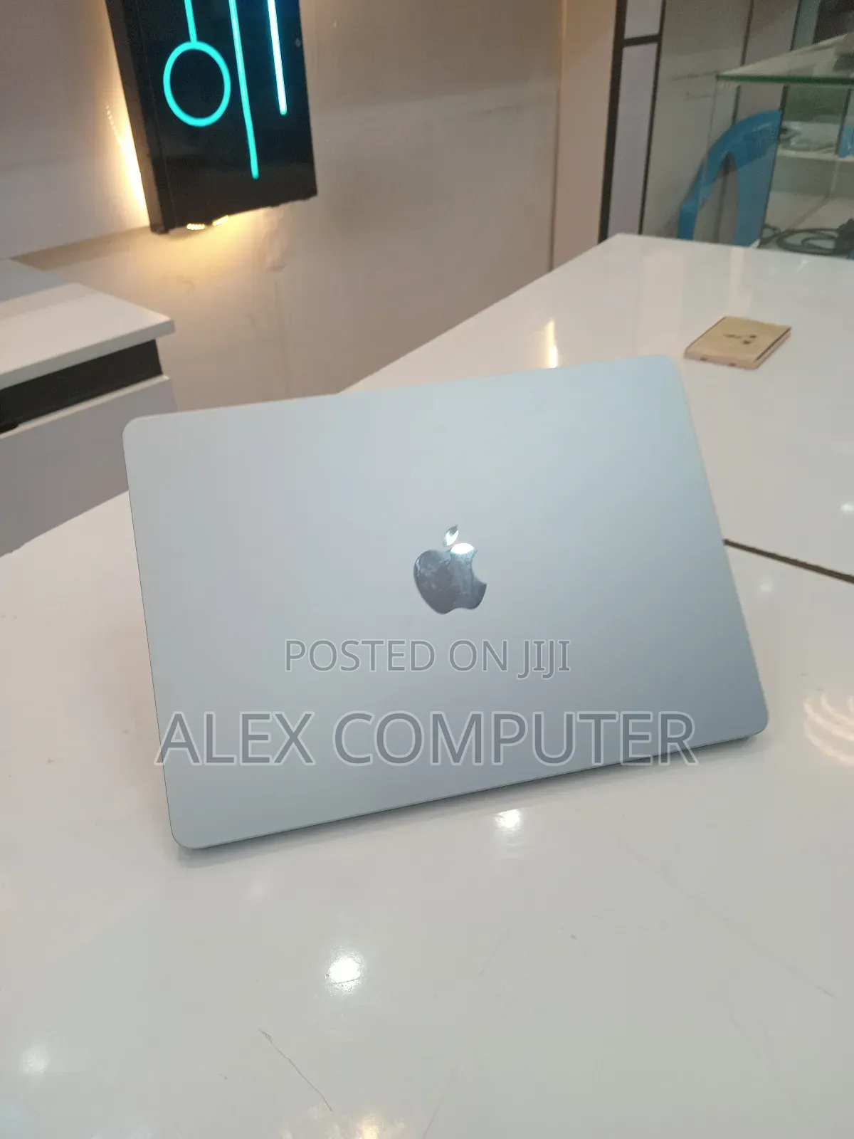 New Laptop Apple MacBook Air 2025 M4 16GB Apple M4 SSD 256GB