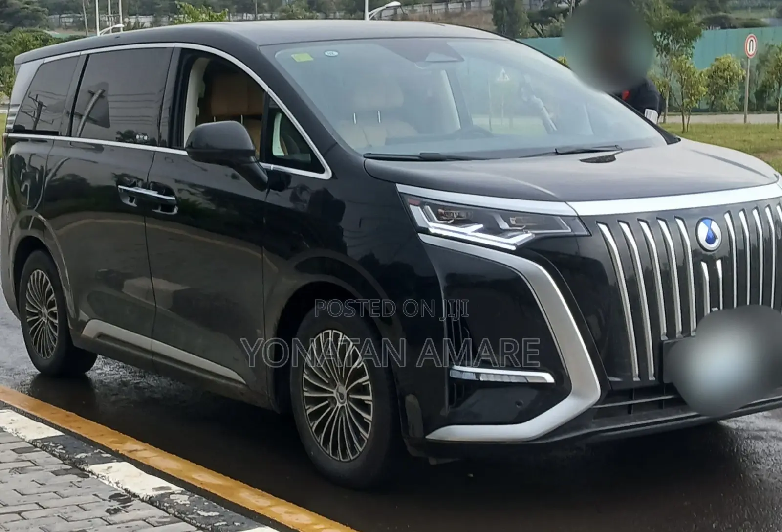 Denza N9 2.0 Hybrid AWD 2025 Black