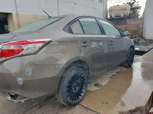 Toyota Yaris 2015 Brown