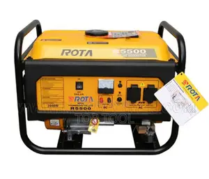 ፡Rota R5500 ቤንዚን ጀነሬተር ሲሆን ቢጫ የነዳጅ ታንክ እና ጥቁር የብረት ፍሬም አለው።
