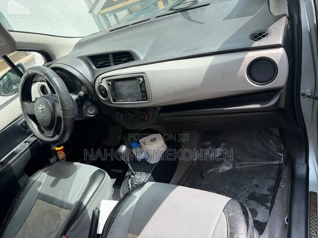 Toyota Yaris 2012 Silver