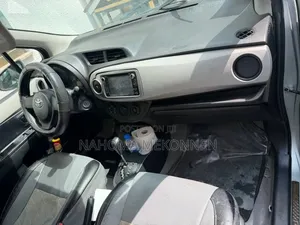 Toyota Yaris 2012 Silver