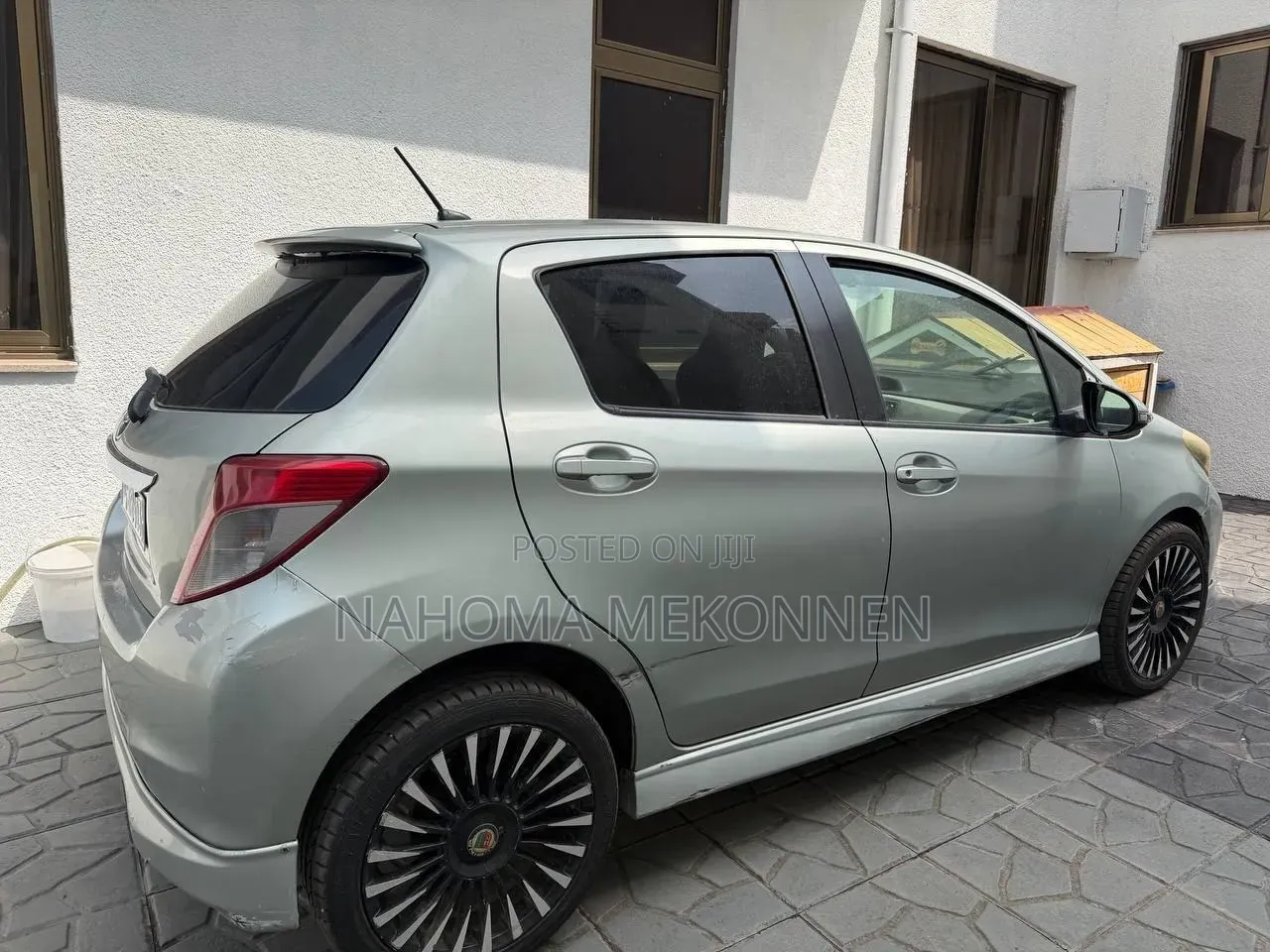 Toyota Yaris 2012 Silver