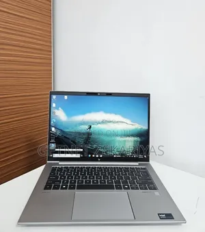 New Laptop HP ZBook Firefly 14 G11 16GB Intel Core Ultra 7 SSD 512GB