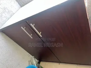 የእቃ መደርደሪያ ቡፌ