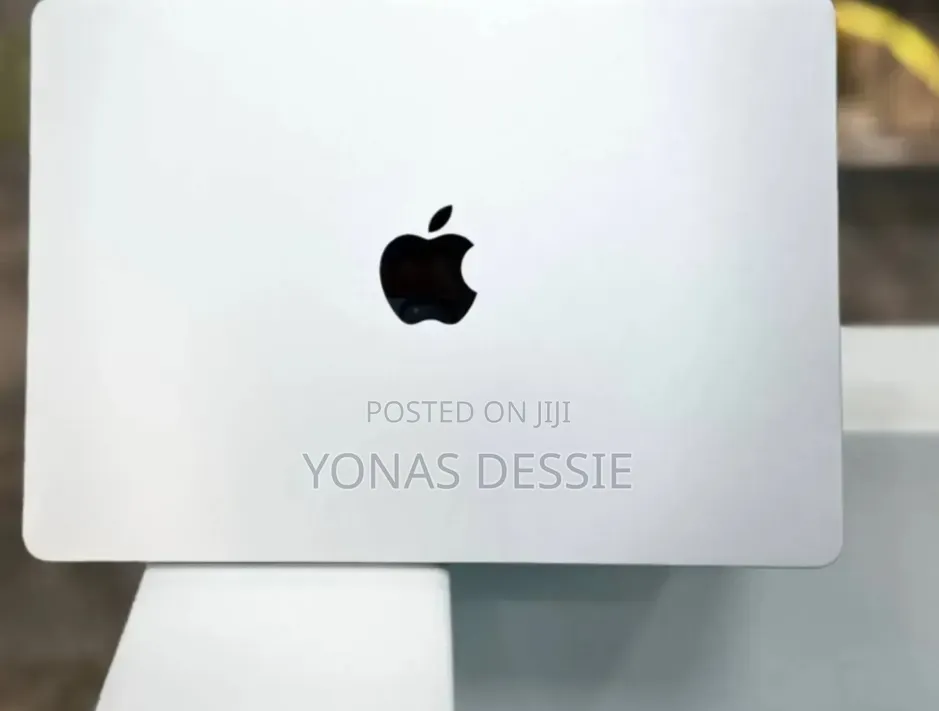 New Laptop Apple MacBook Air 2022 M2 8GB SSD 256GB