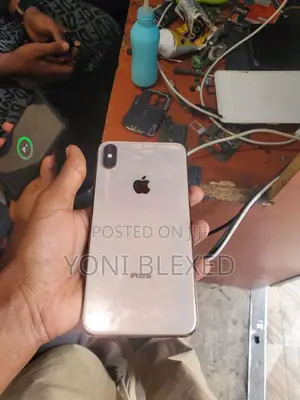 Apple iPhone XS Max 64 GB Gold
