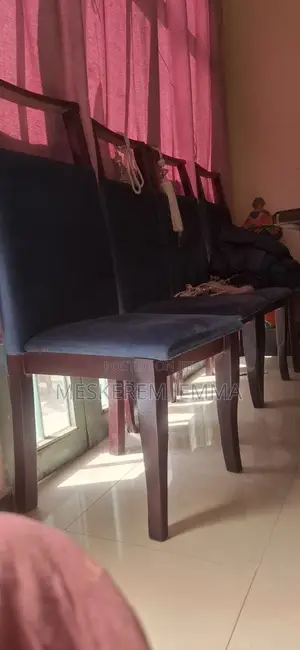 የምግብ መመገቢያ ጠረቤዛ ባለ 6 ወንበር