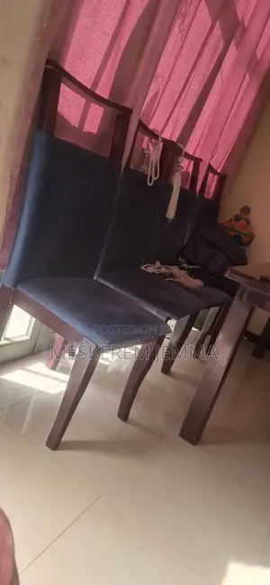 የምግብ መመገቢያ ጠረቤዛ ባለ 6 ወንበር