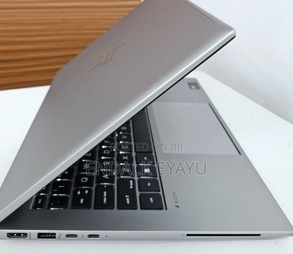 New Laptop HP ZBook Firefly 14 G11 16GB Intel Core Ultra 7 SSD 512GB