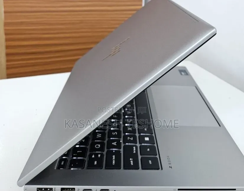 New Laptop HP EliteBook 845 G10 16GB AMD Ryzen 5 SSD 512GB