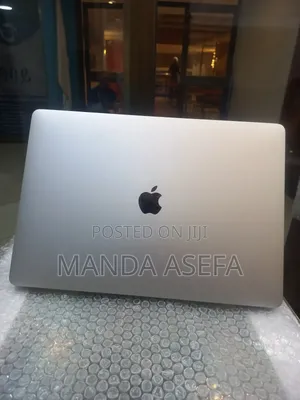 New Laptop Apple MacBook Pro 2018 16GB Intel Core i7 SSD 256GB