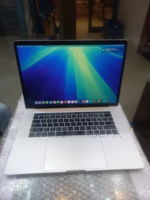 New Laptop Apple MacBook Pro 2018 16GB Intel Core i7 SSD 256GB