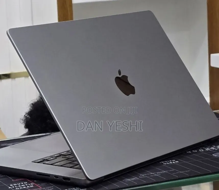 New Laptop Apple MacBook Pro 2021 M1 32GB Apple M1 SSD 512GB