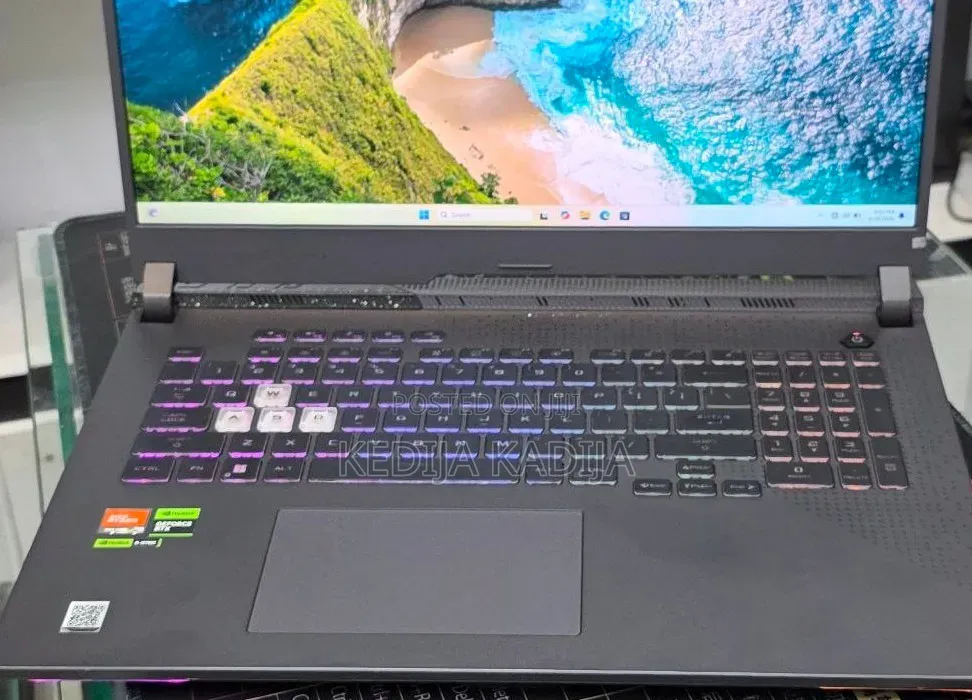 New Laptop Asus ROG Strix G17 16GB AMD Ryzen 7 SSD 1T