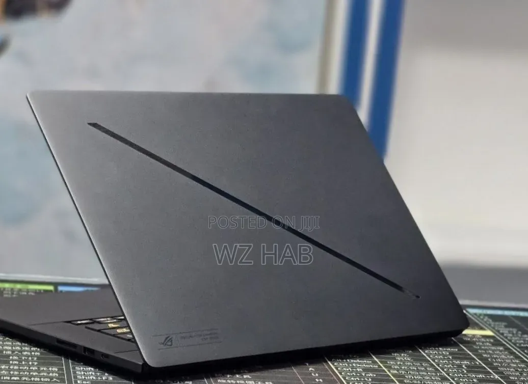 New Laptop Asus ROG Zephyrus G16 16GB Intel Core Ultra 9 SSD 1T