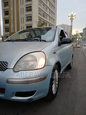 Toyota Vitz 2004 Blue