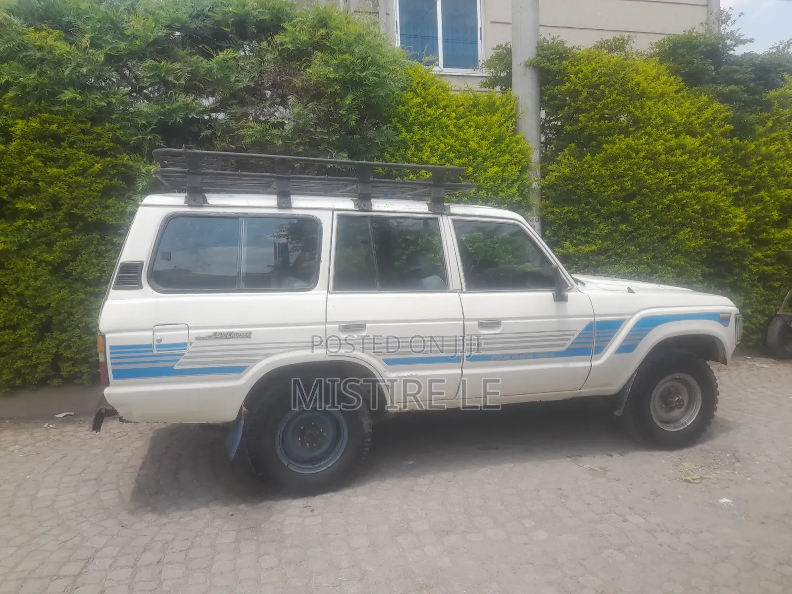Toyota Land Cruiser 1989 White