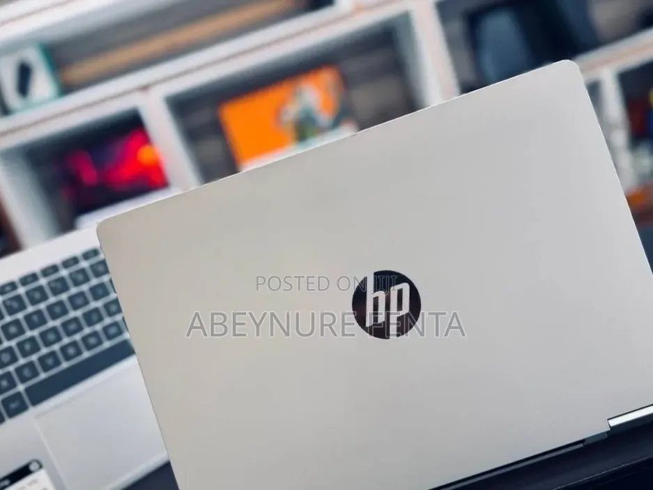 New Laptop HP OmniBook 5 Flip 8GB Intel Core i5 SSD 512GB